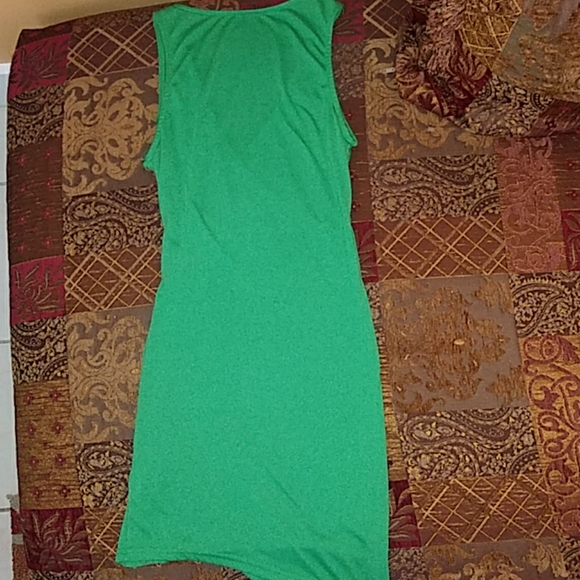 Green fitted dress - Picture 3 of 5